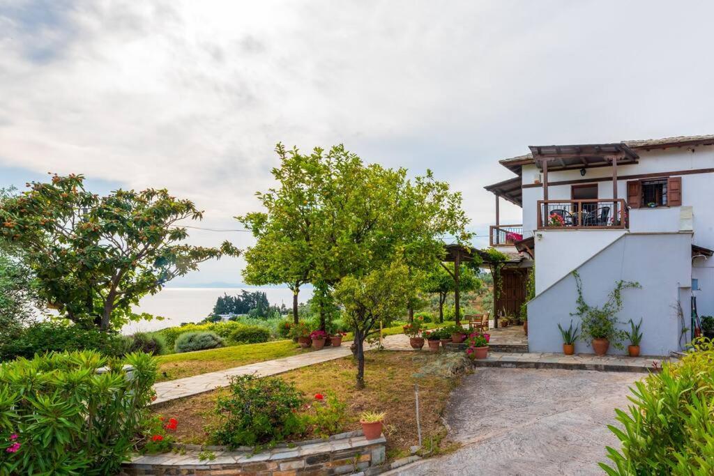 Seaside House With View Over Pagasitikos Afissos Bagian luar foto